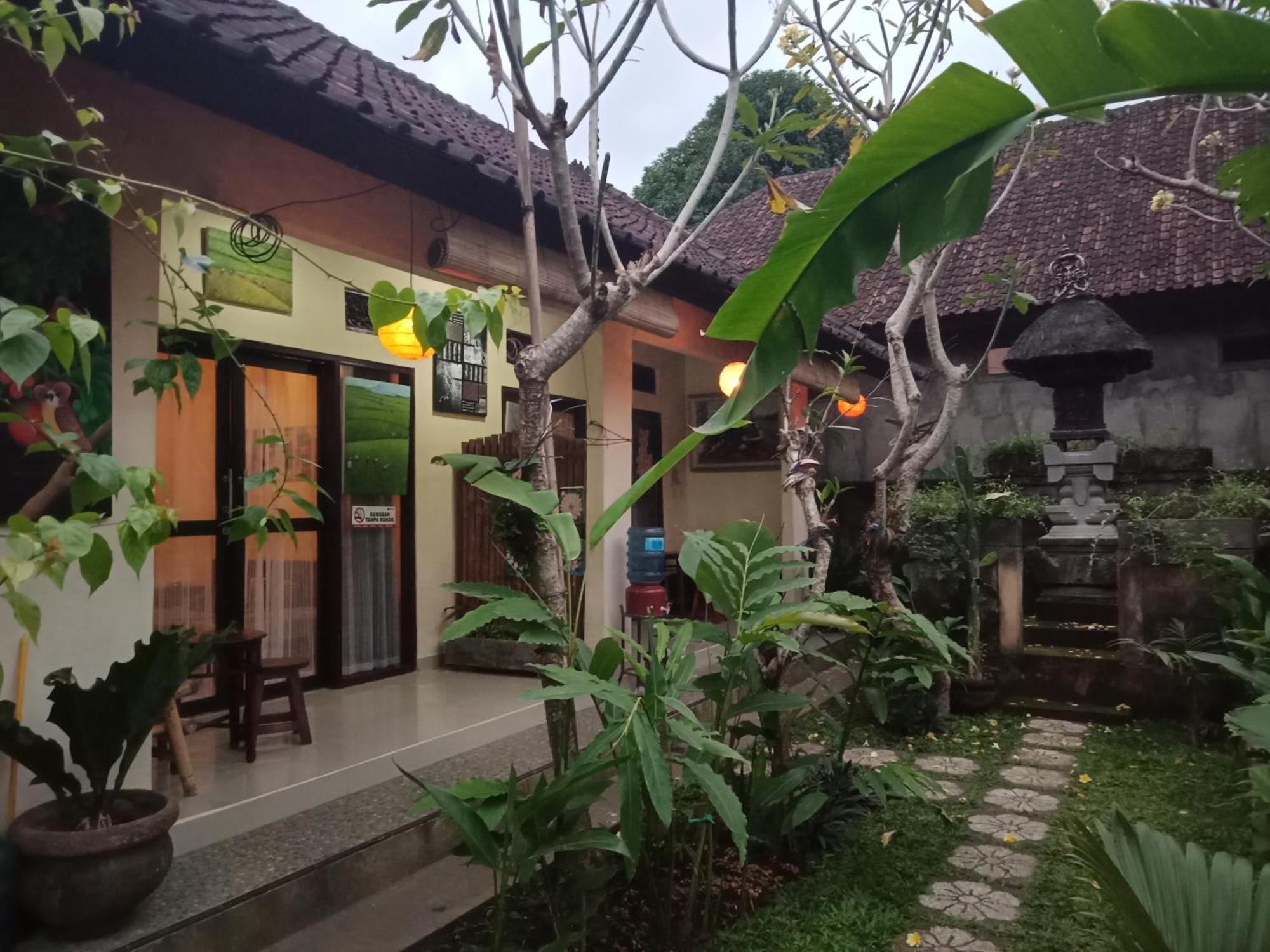 לינה וארוחת בוקר אובוד Lionk Bali House מראה חיצוני תמונה